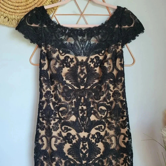 TADASHI SHOJI, New, Adena Corded Embroidery Tulle Black Nude Gown Dress, SZ 12P - Picture 3 of 11